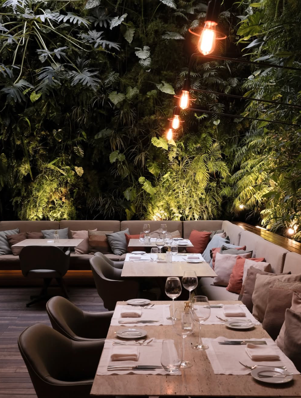 best wine bars Rio de Janeiro - Emile 