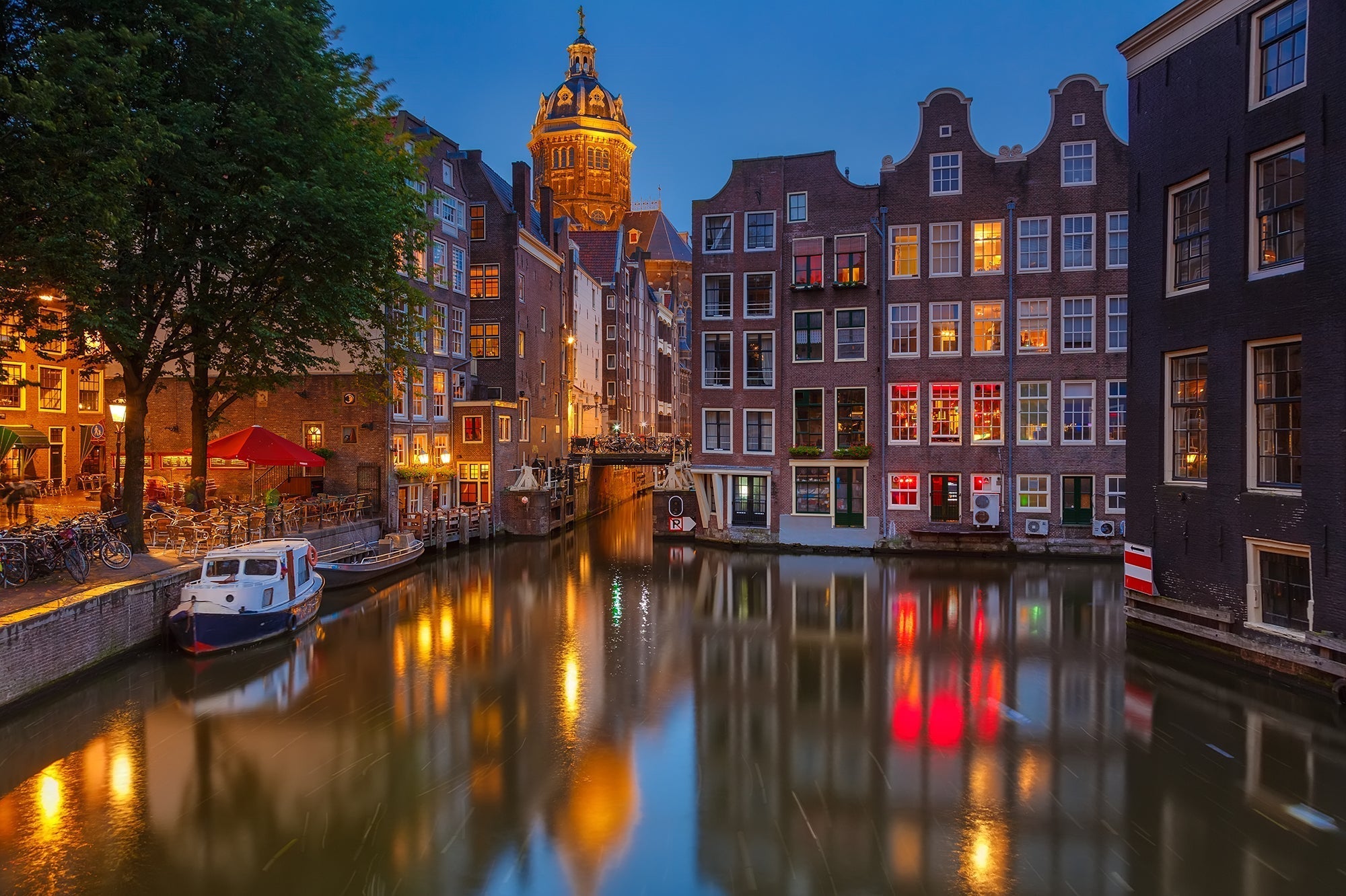 9 of Amsterdam's Best Places to Drink Wine By the Glass