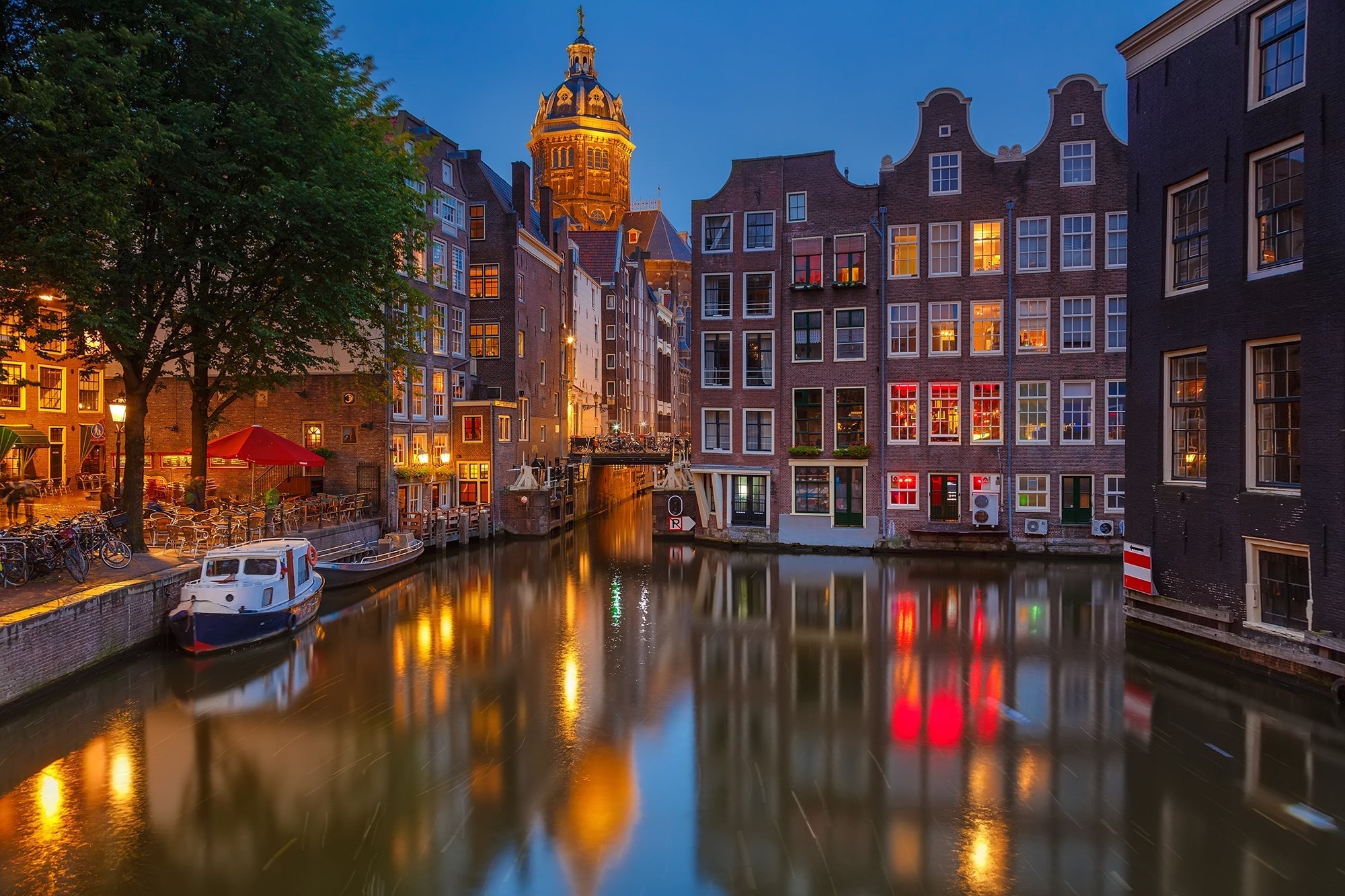 9 of Amsterdam's Best Places to Drink Wine By the Glass