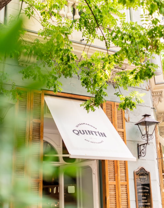 Quintín Ultramarinos
