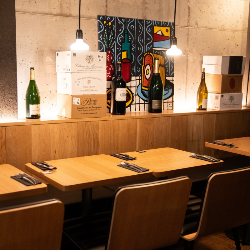 Apéro Square wine bar Paris