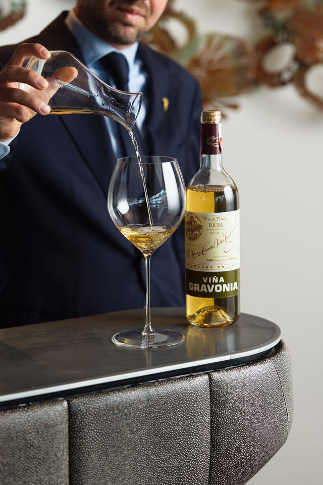 Image-venue_109834797305_mk5b11tof8e_sommelier_image.jpeg