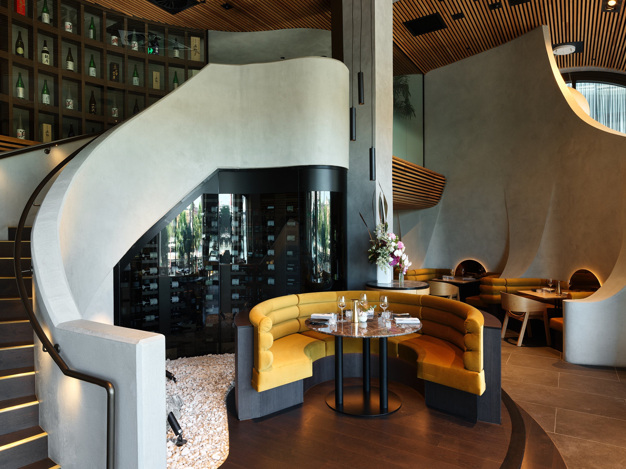 oborozuki.1527さん12-25-7 Oborozuki – Coravin Glass Rating 3 | Fine Dining Restaurant