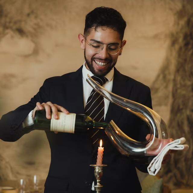 Image-venue_179565199609_1719uak7a9c_sommelier_image.jpeg